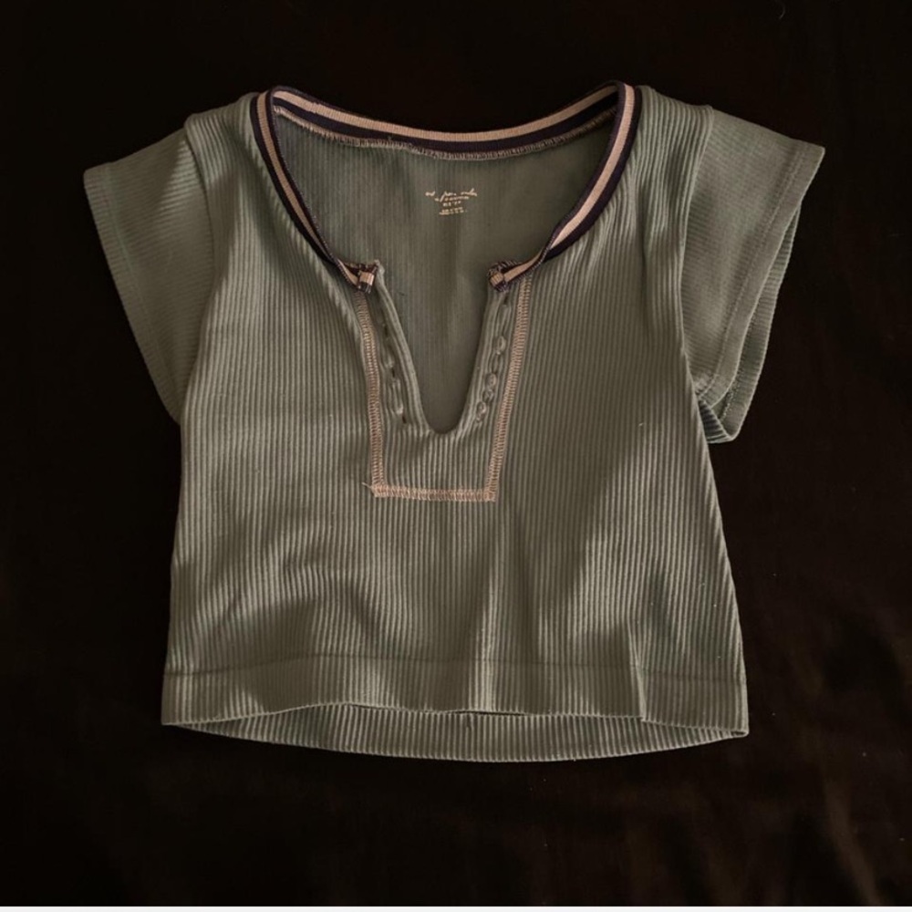 Green cropped tshirt